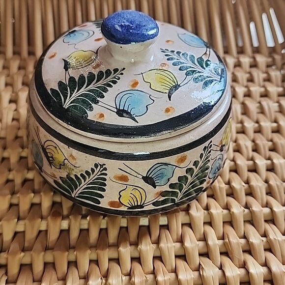 Vintage Mexican Pottery Lidded Bowl - Picture 4 of 9